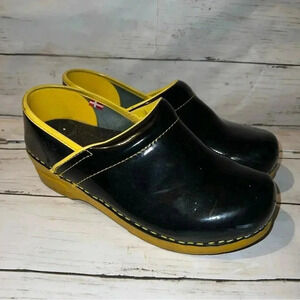 Sanita Xenia Leather Clogs Women's size 37 U.S. 6 black yellow